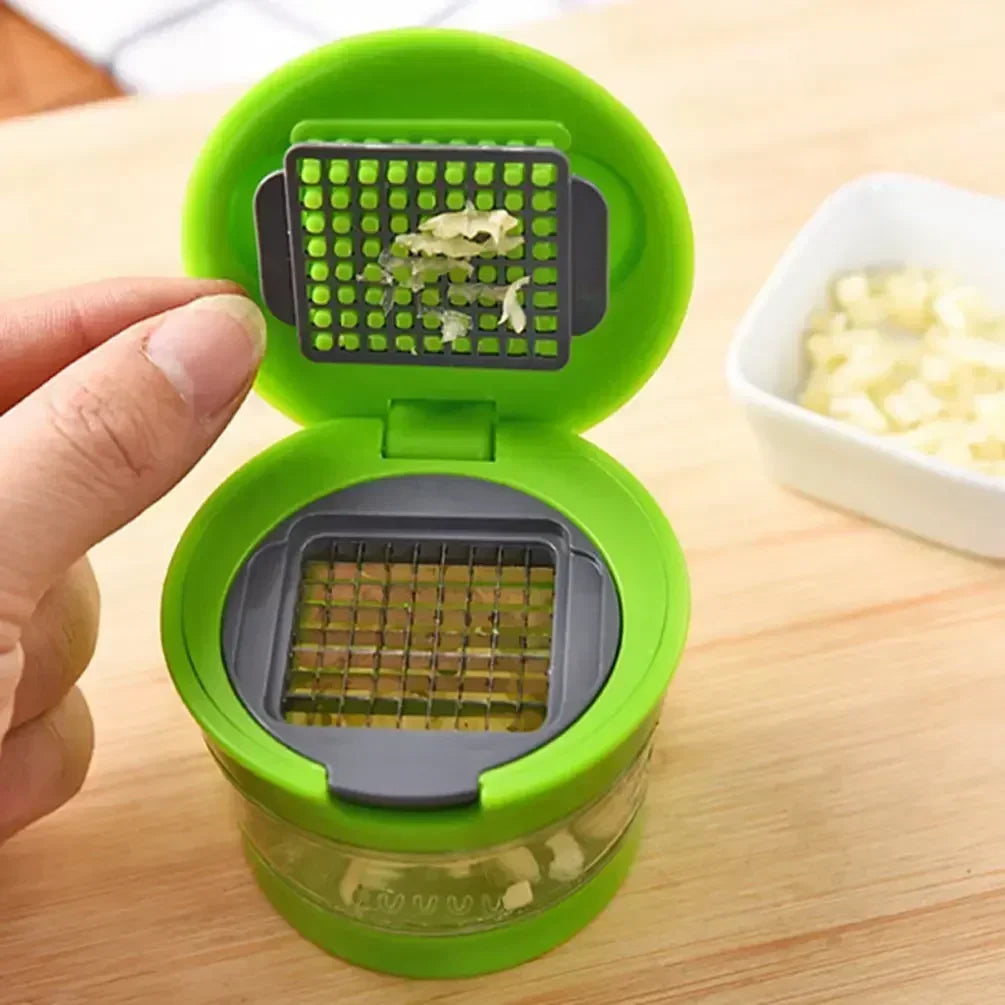 1Pcs Multifunction Plastic Garlic Press Presser Crusher Slicer Grater Dicing Slicing and Storage Kitchen Vegetable Tool