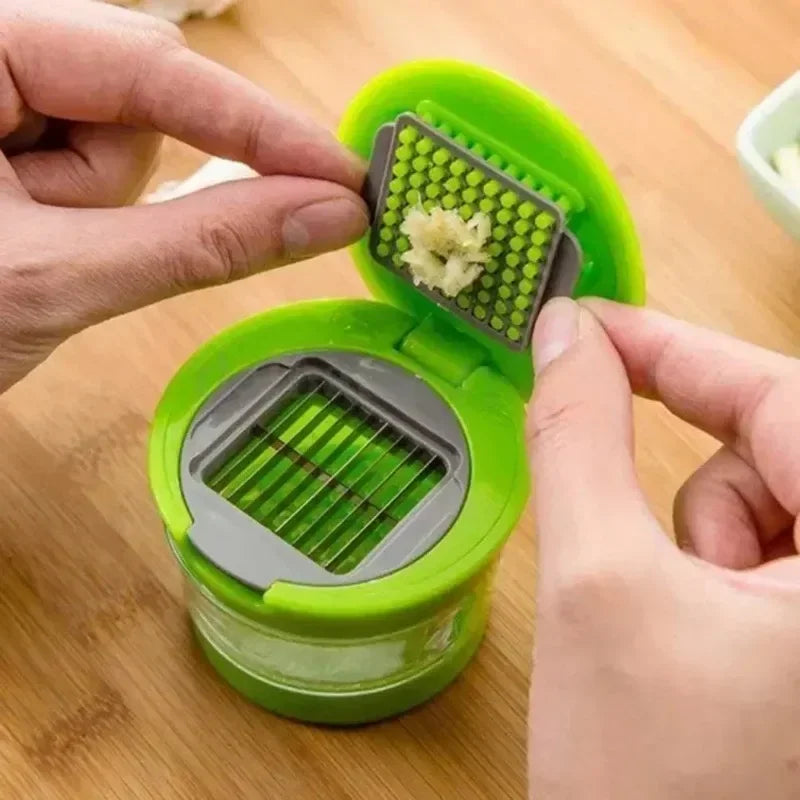 1Pcs Multifunction Plastic Garlic Press Presser Crusher Slicer Grater Dicing Slicing and Storage Kitchen Vegetable Tool